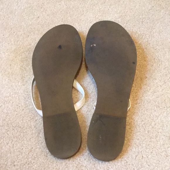 Alfani White Flower Sandals - Picture 5 of 5